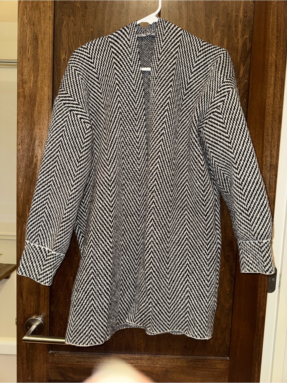Nuuly Thrift (Urban Outfitters) Black and White Chevron Knit Sweater